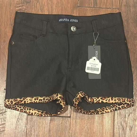 NWT! Small Leopard Trim Black Women's Shorts - Picture 1 of 9